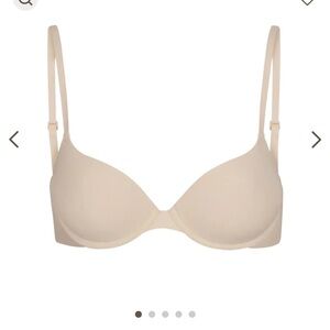NWT Skims Fits Everybody push-up bra 32 A
